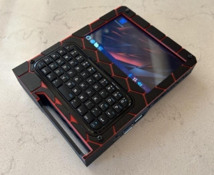 T3rminal: Cyberdeck Ultracompacto Con Alma De Raspberry Pi