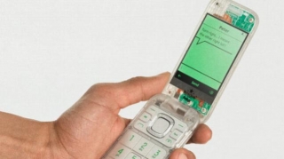 Ditch Your Smartphone For The Heineken X Bodega Boring Phone