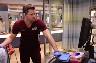 CHICAGO MED Season 9 Episode 9 Photos Spin A Yarn, Get Stuck In Your Own String