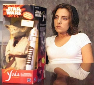 A Waitress Sued Hooters For Giving Her A Toy Yoda Instead Of Toyota After She Won Contest
