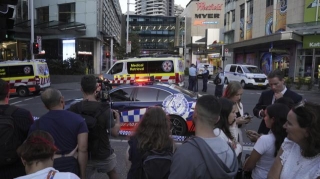 Man Stabs 6 People To Death In Sydney Shopping Center Before Fatally Shot By Police