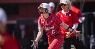 HUSKERS SOFTBALL Weekly: A Jersey Sweep Is Crucial