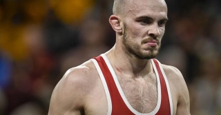 Wrestling: Hardy Leads Huskers To 9th-Place Finish, Placing 3rd At 141 For Second AA Finish