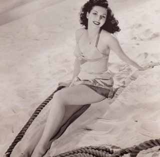 Beautiful And Sexy Portrait Photography Of 30 Hollywood Actresses From The 1940s
