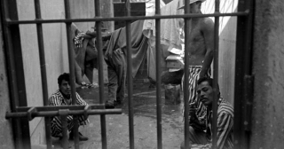 30 Vintage Photographs Capture Life Inside The Black Palace Prison In Mexico, 1950