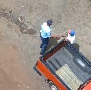 [VIDEO]: Police In Juja Caught On Camera Collecting Bribes