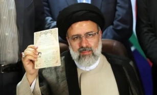 Quem Será O Próximo  E Falso Presidente Do Irã Manchado De Sangue Dos Inocentes ?