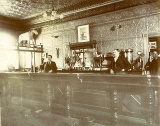 Amazing Photos Show The Inside Of The Saloons In Nelson, B.C. In The Late 19th Century