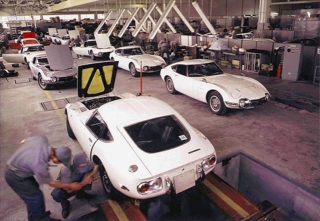 Photos Of Toyota 2000GT Assembly Line In The Late 1960s
