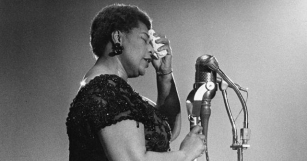 20 Amazing Photographs Of “The First Lady Of Song” Ella Fitzgerald On The Stage
