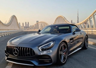 Luxury Car Rental In Dubai: A Tourist’s Guide
